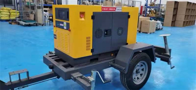 发往丹东车载10千瓦柴油发电机已调试完毕准备出货